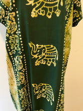 Load image into Gallery viewer, 100% Cotton Plus size 1X 2X 3X Cotton Print Caftan !